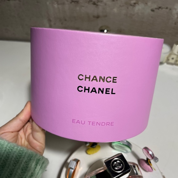 CHANEL Chance Eau Tendre Perfume Music Box - Picture 4 of 8